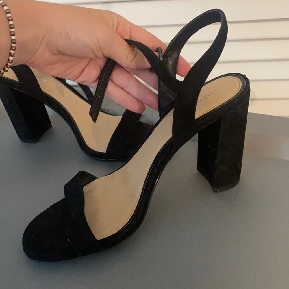 BLACK BLOCK HEELS